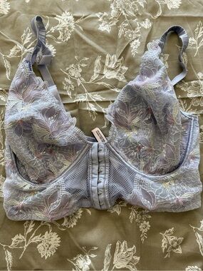 Victoria's Secret Light Lavender Floral Lace Underwire Bra